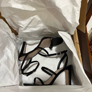 SOLD NWB Mix No. 6 Aliciana Sandal